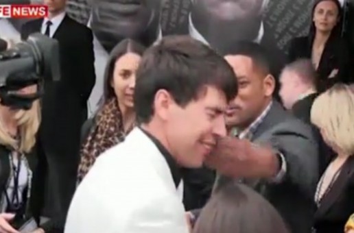 #htmlcaption_86990 Will Smith Back Hand Slaps A Reporter, After The Male Reporter Tried To Kiss Him (VIDEO)