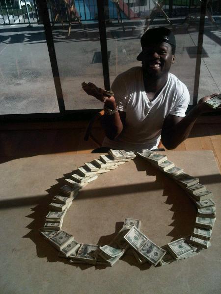 71 50 Cent Twitpics How Rich He Is  