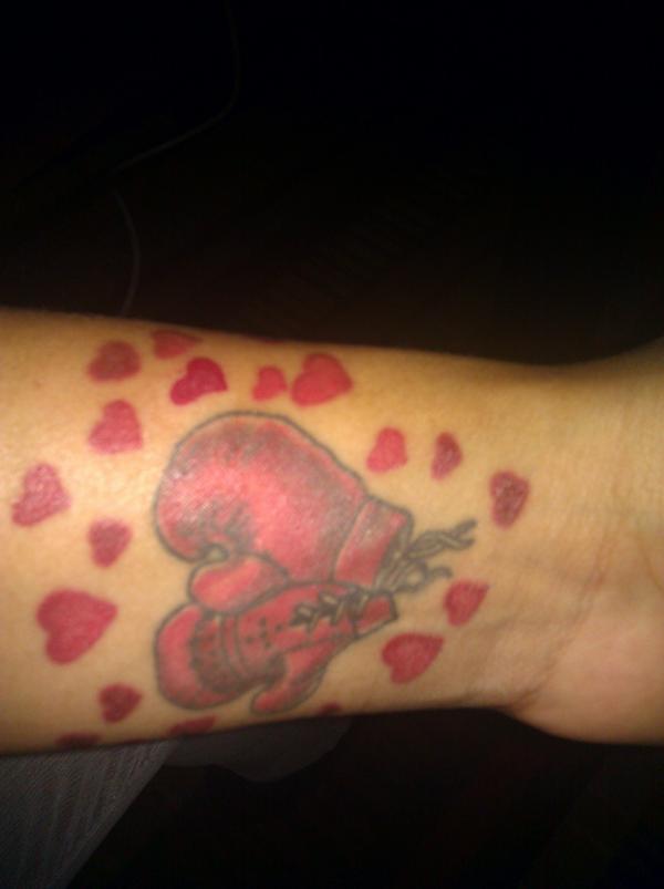 23 Floyd Mayweather's Fiance @MsJackson Gets 42nd Tattoo for His Win  
