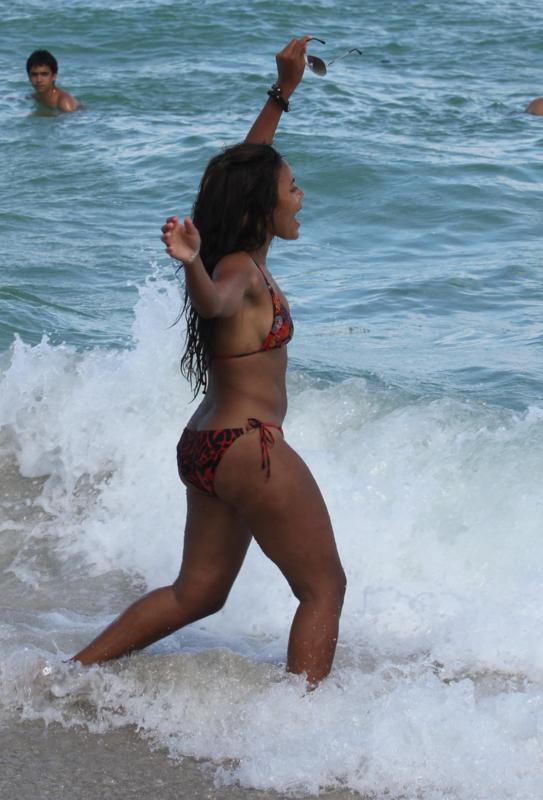 4014553741 Angela Simmons Hits The Beach Nude (NUDE PIC INSIDE)  