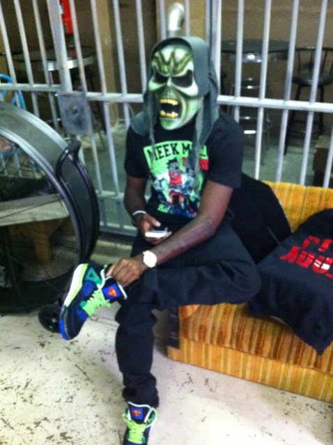 MeekMill Behind The Scenes Pics of @Ludacris & @MeekMill - Say It To My Face (Video Shoot)  