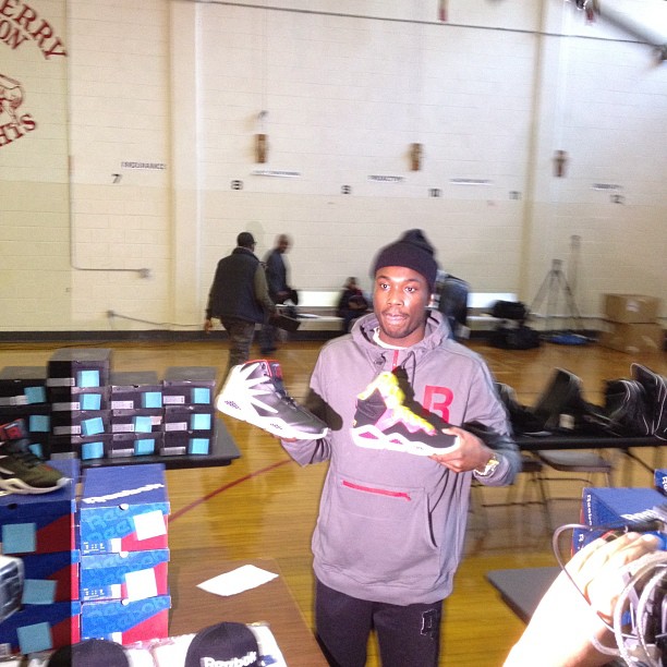 529690d824ec11e19e4a12313813ffc0_7 Meek Mill (@MeekMill) Giving Away Reebok Sneakers @ Strawberry Mansion H.S. 12/12/11 (Video)  