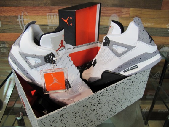 air-jordan-iv-white-cement-on-foot-01-570x427 Release Reminder: Air Jordan IV Retro "White/Cement" RELEASES 2/18/12  