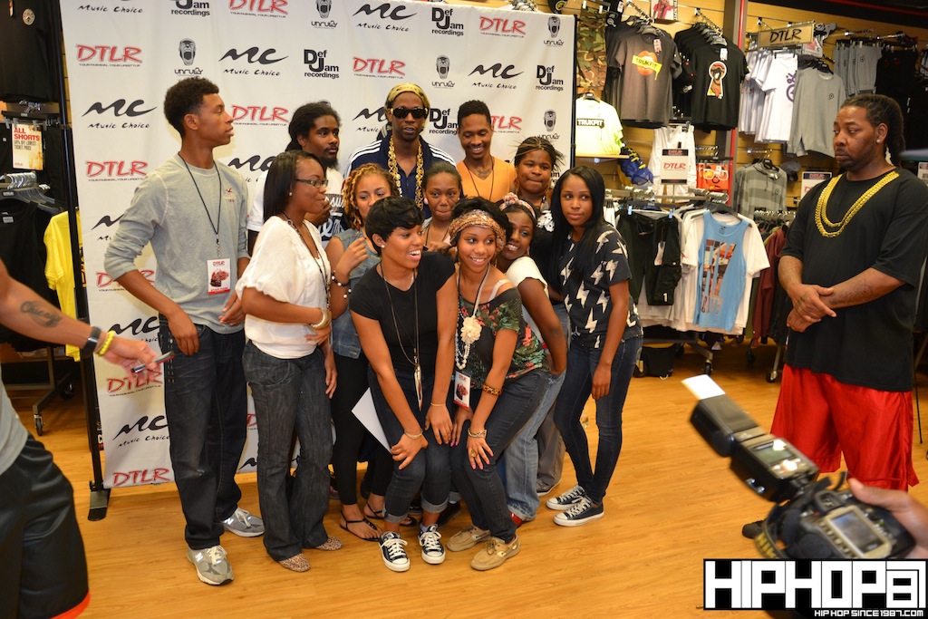 2-Chainz-x-DTLR-Baltimore-8-10-2012-HHS1987-42 2 Chainz - Based on a TRU Story DTLR Baltimore In-Store Signing (Photos)  