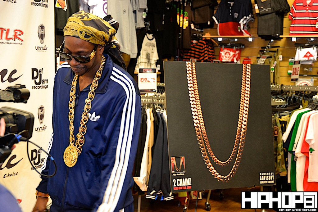 2-Chainz-x-DTLR-Baltimore-8-10-2012-HHS1987-6 2 Chainz - Based on a TRU Story DTLR Baltimore In-Store Signing (Photos)  