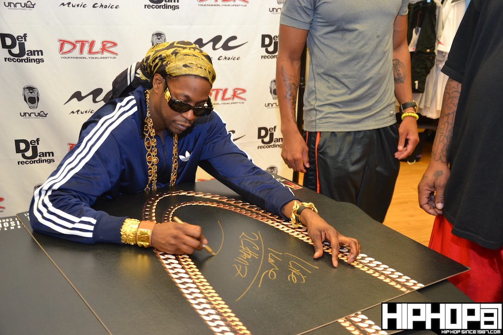 2-chainz-based-on-a-tru-story-dtlr-baltimore-in-store-signing-video-HHS1987-2012 2 Chainz - Based on a TRU Story (DTLR Baltimore In-Store Signing) (Video)  