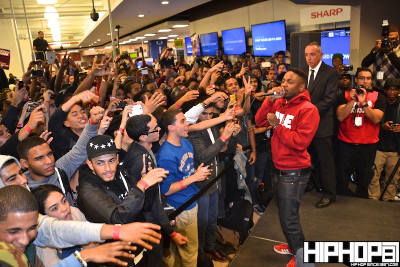 Kendrick-Lamar-Best-Buy-NYC-In-Store-10-23-12-19 Kendrick Lamar Best Buy NYC In-Store 10/23/12 (Photos)  