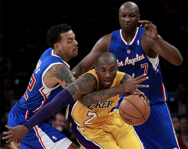 la-sp-lakers-clippers-photos-20121102-014 Lakers Fall To 0-3 As Kobe Drops 40 